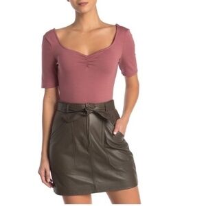 ASTR the Label Sweetheart Short Sleeve Bodysuit